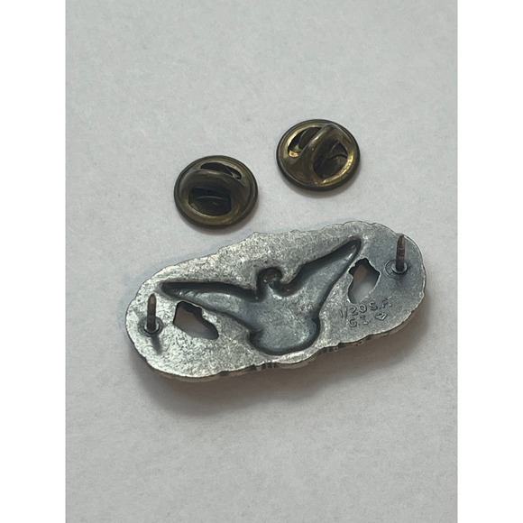 US Air Force Basic Security Forces Qualification Badge Lapel Pin Insignia 00821 - Picture 4 of 6